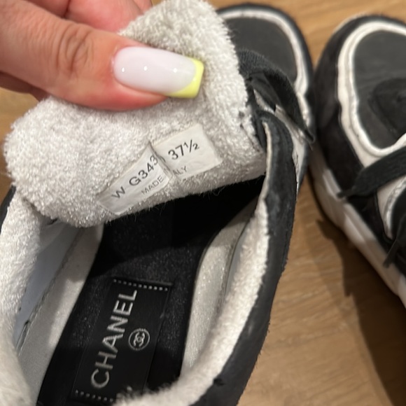 Chanel womens trainer sneakers in black and white size 37.5 - Picture 8 of 12